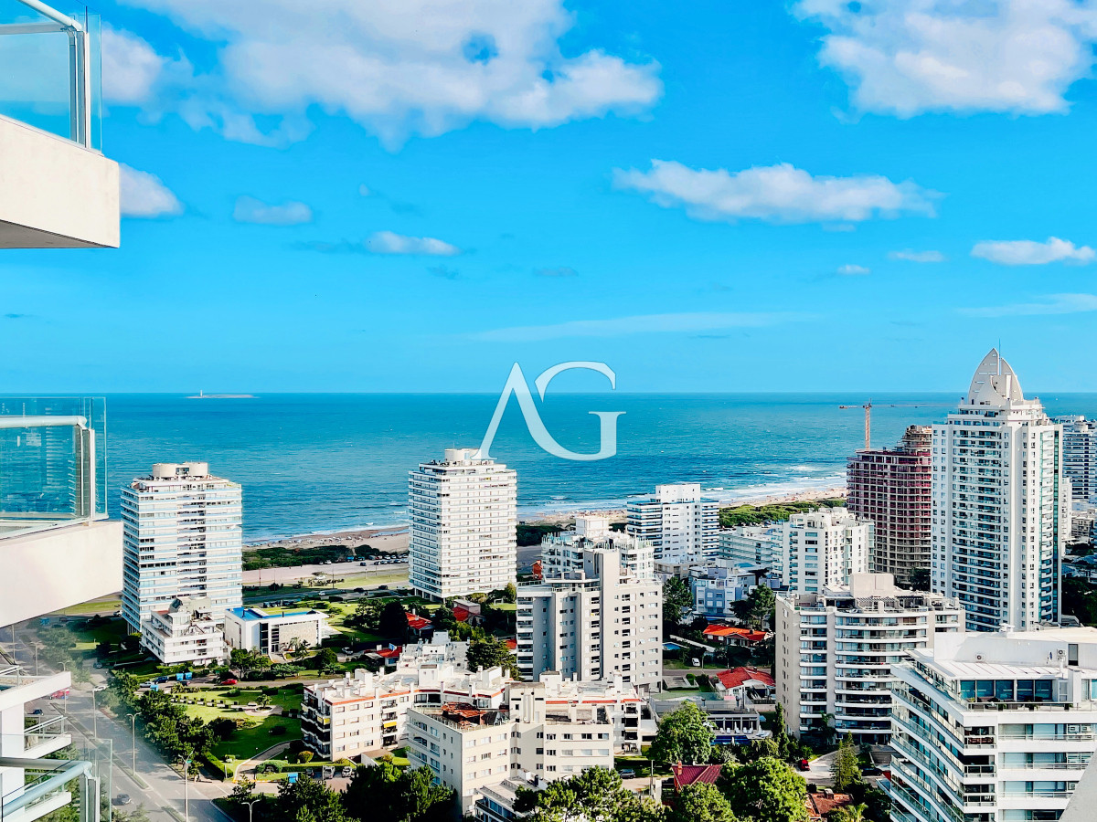 Apartamento ID.45 -  Exclusivo Penthouse de 3 Dormitorios con Vistas panorámicas a Playa Brava, en Venta