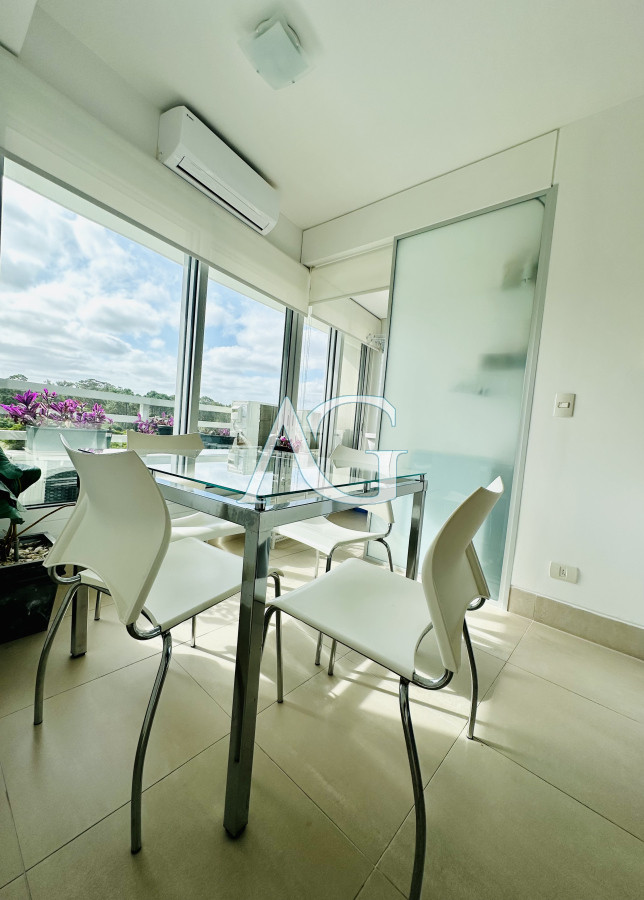 Apartamento ID.199 - Oportunidad en Venta! Apartamento sobre playa Brava de 3 Dormitorios más Dependencia, Torre Le Parc