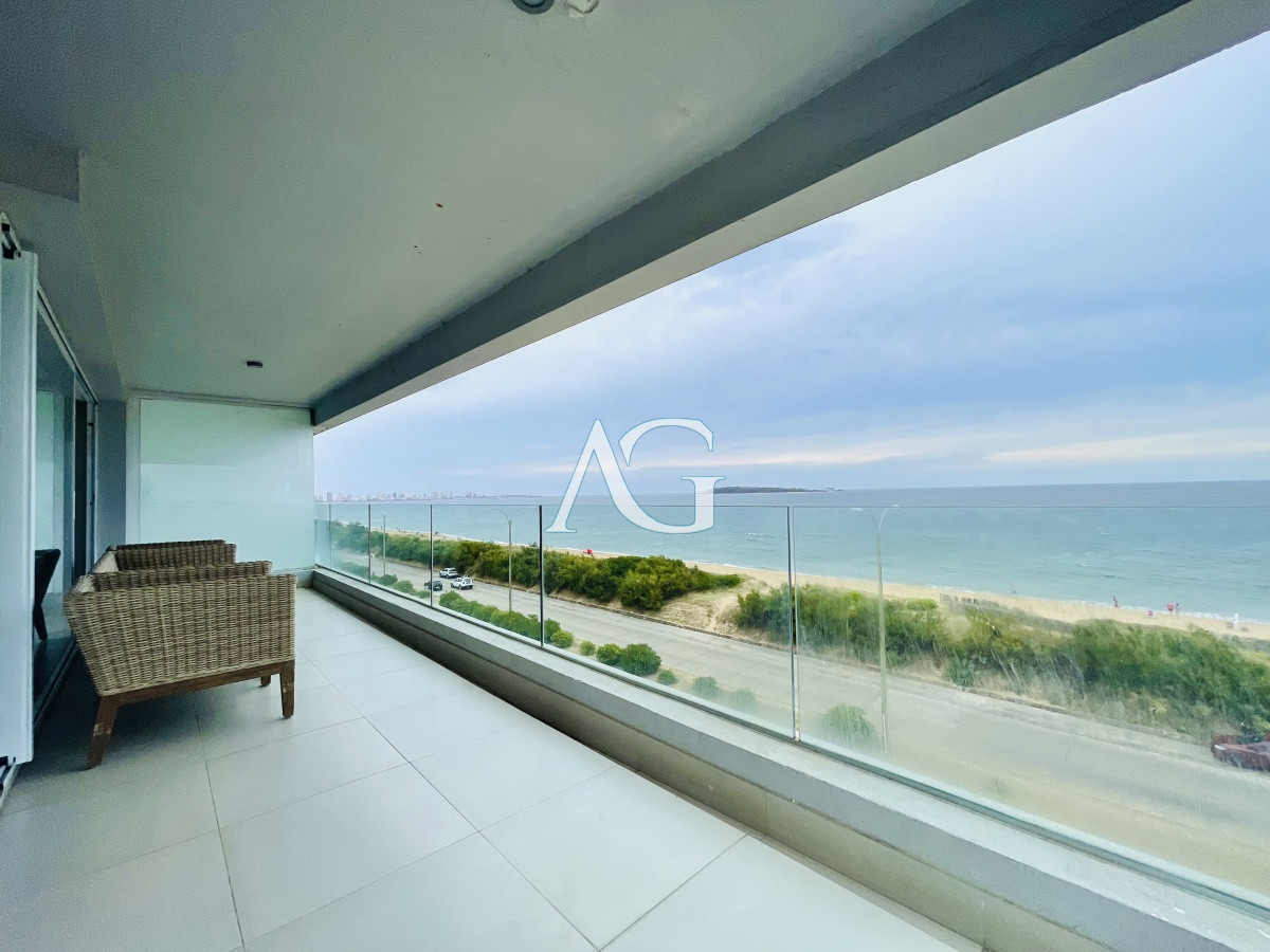 Apartamento ID.190 - Apartamento de 3 Dormitorios y Parrillero Frente al Mar, Playa Mansa