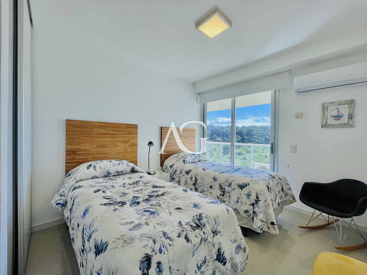 Apartamento ID.226 - Penthouse de 3 Dormitorios en Primera Línea del Mar, Playa Brava Punta del Este
