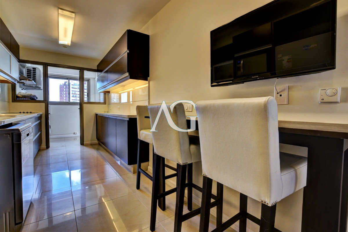 Apartamento ID.107 - Apartamento de 3 Dormitorios en Imperiale, Frente al Mar  - Oportunidad en Venta