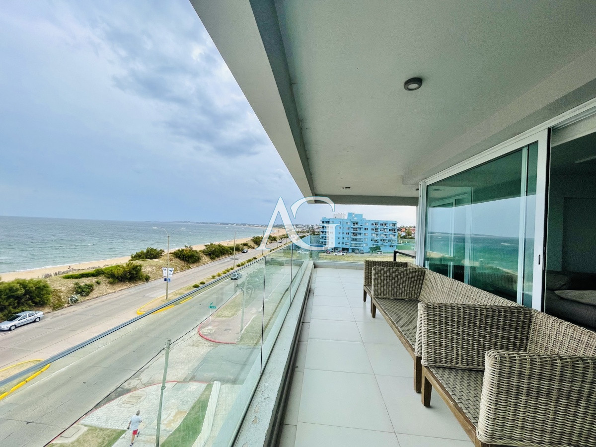 Apartamento ID.190 - Apartamento de 3 Dormitorios y Parrillero Frente al Mar, Playa Mansa