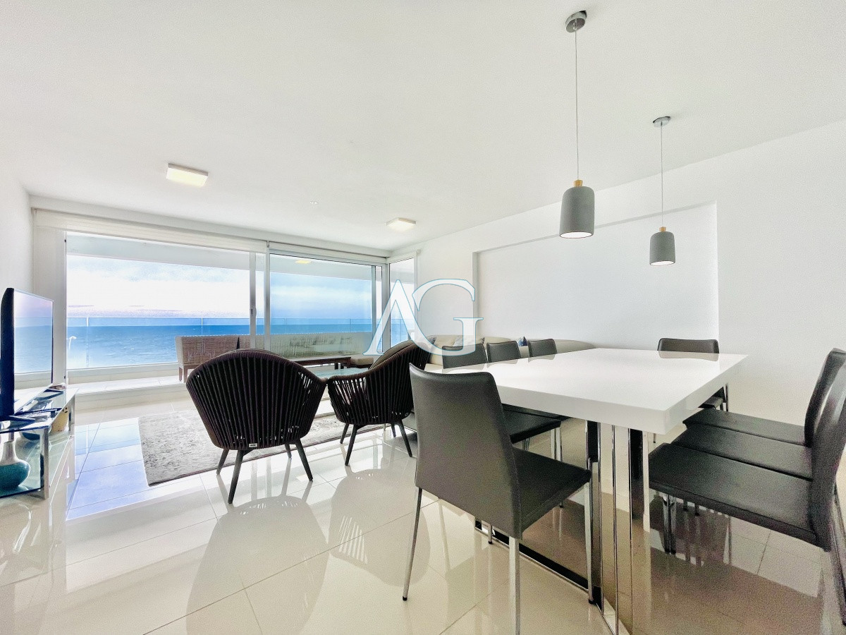 Apartamento ID.190 - Apartamento de 3 Dormitorios y Parrillero Frente al Mar, Playa Mansa