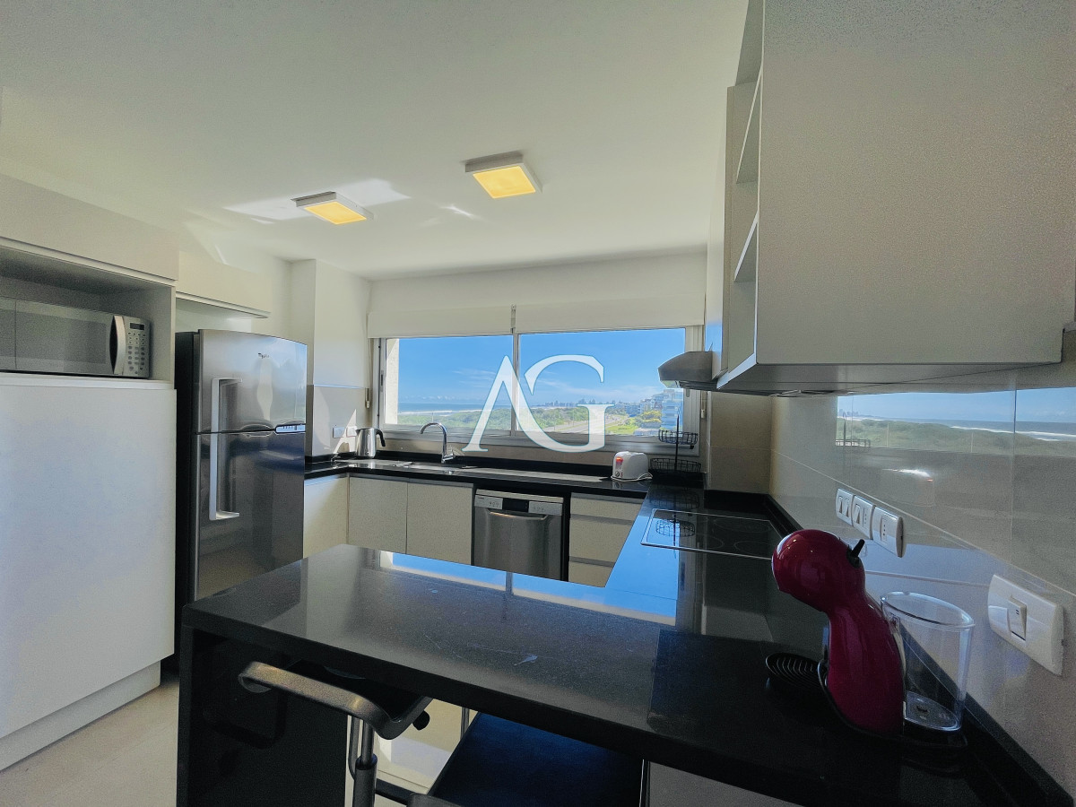 Apartamento ID.226 - Penthouse de 3 Dormitorios en Primera Línea del Mar, Playa Brava Punta del Este