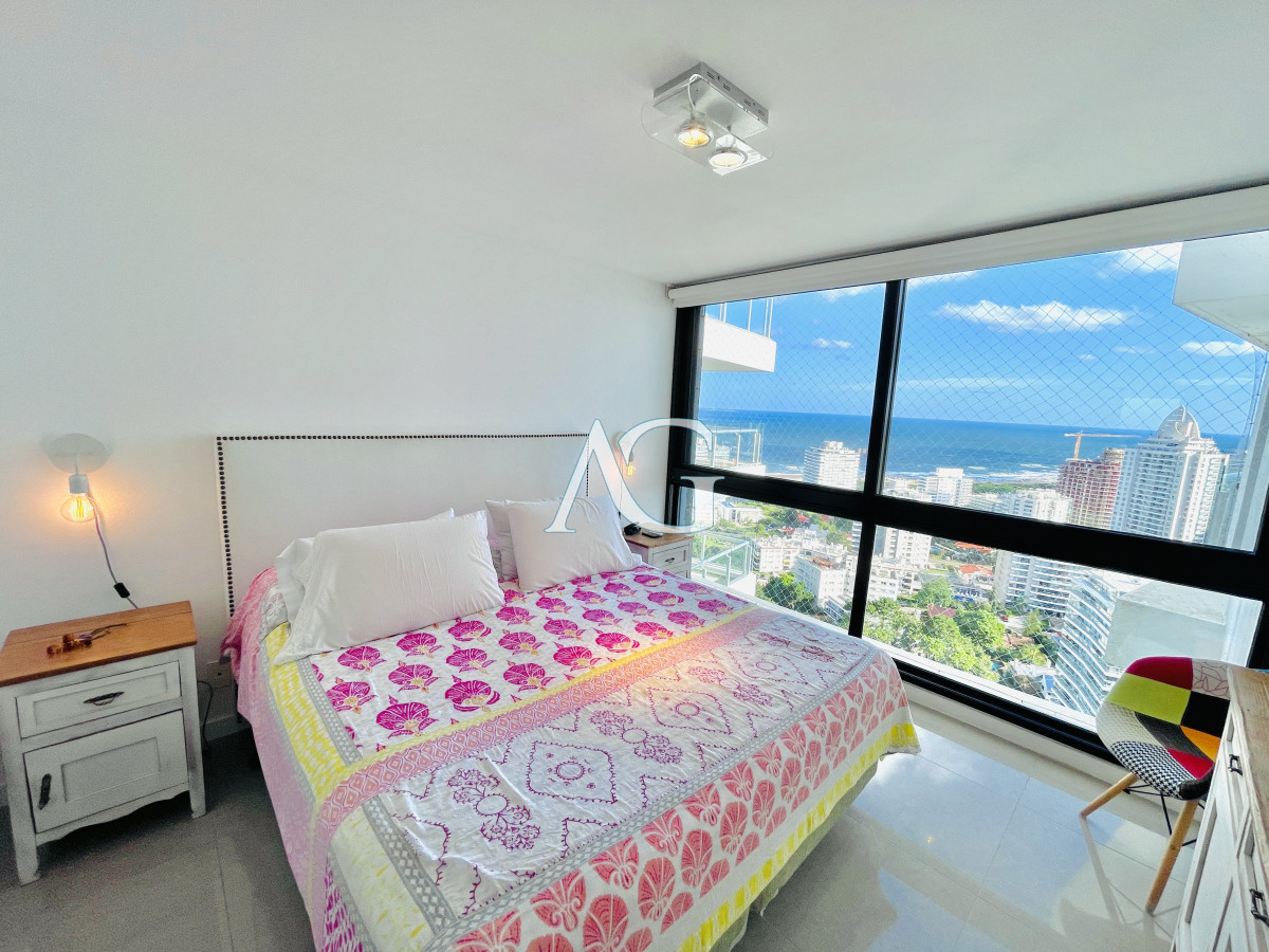 Apartamento ID.45 -  Exclusivo Penthouse de 3 Dormitorios con Vistas panorámicas a Playa Brava, en Venta