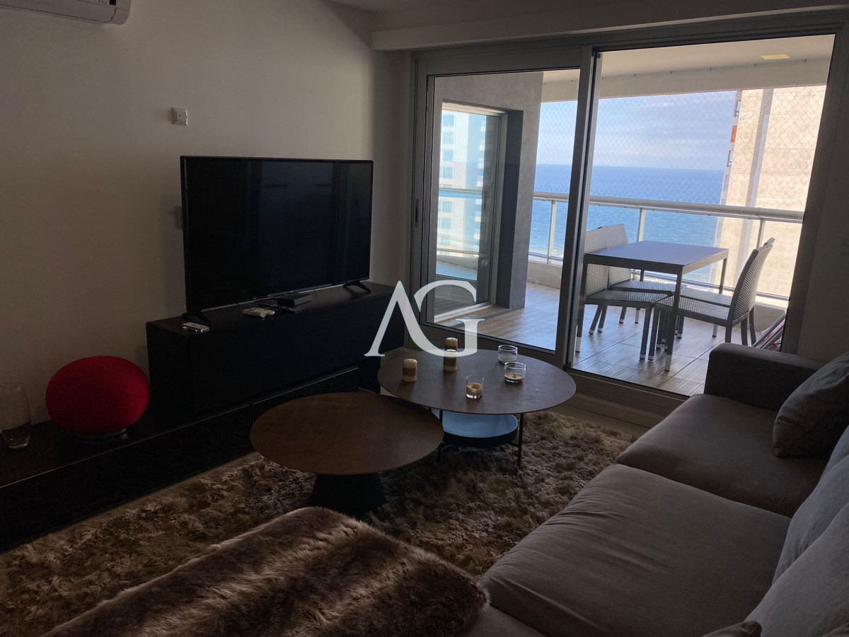 Apartamento ID.249 - Venta de gran apartamento de 3 dormitorios con parrillero propio en Playa Brava, Punta del Este