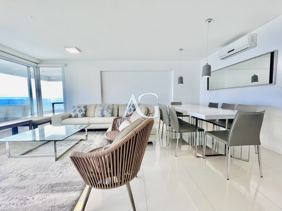 Apartamento ID.190 - Apartamento de 3 Dormitorios y Parrillero Frente al Mar, Playa Mansa