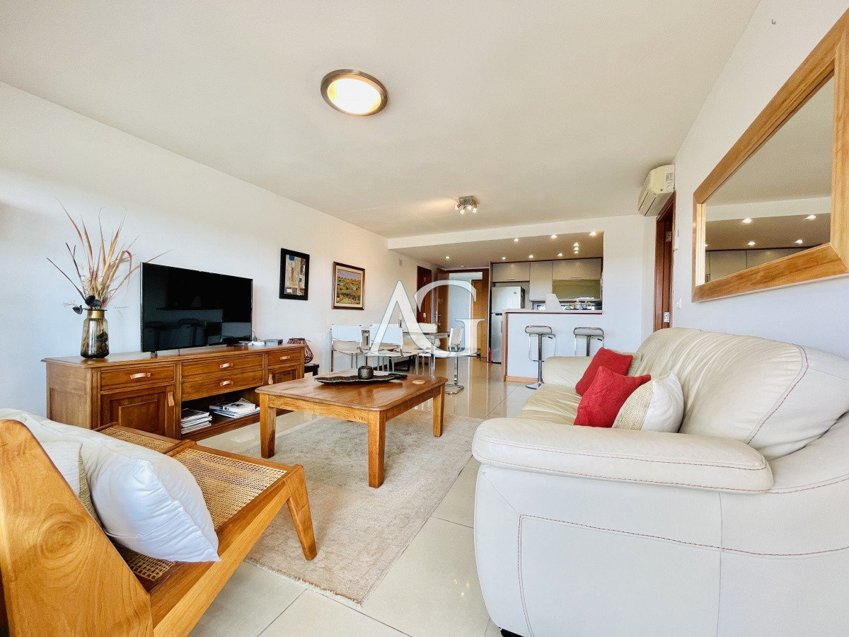 Apartamento ID.221 - Excelente Apartamento de 2 Dormitorios en Alquiler - Punta del Este