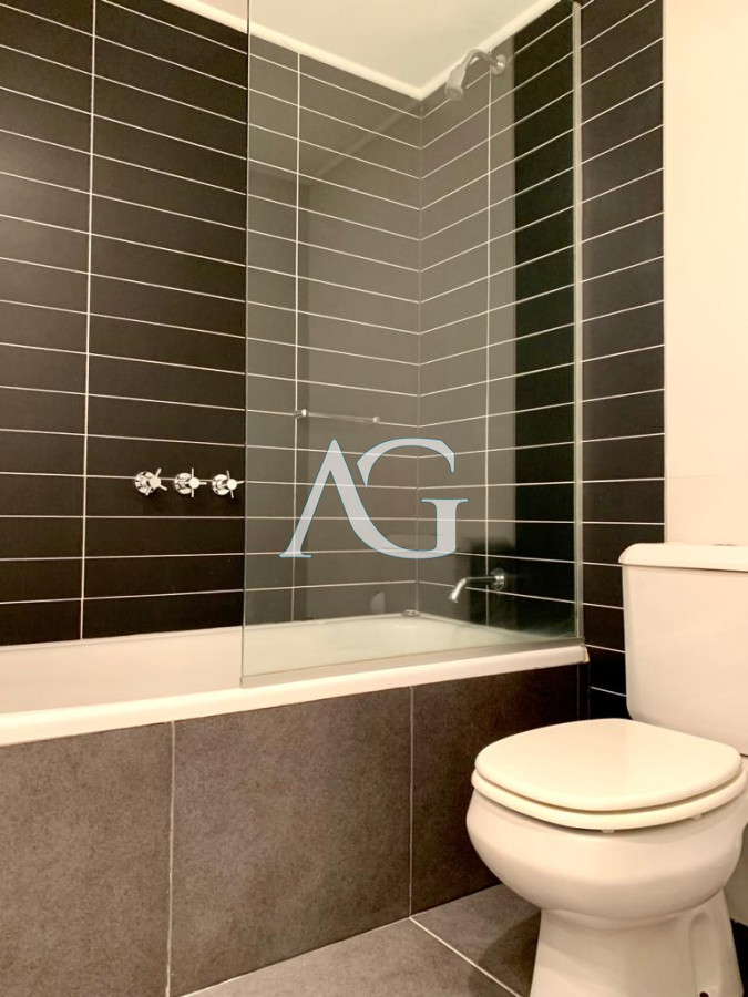 Apartamento ID.132 - Excelente Apartamento de 2 Dormitorios en Ocean Drive, Punta del Este