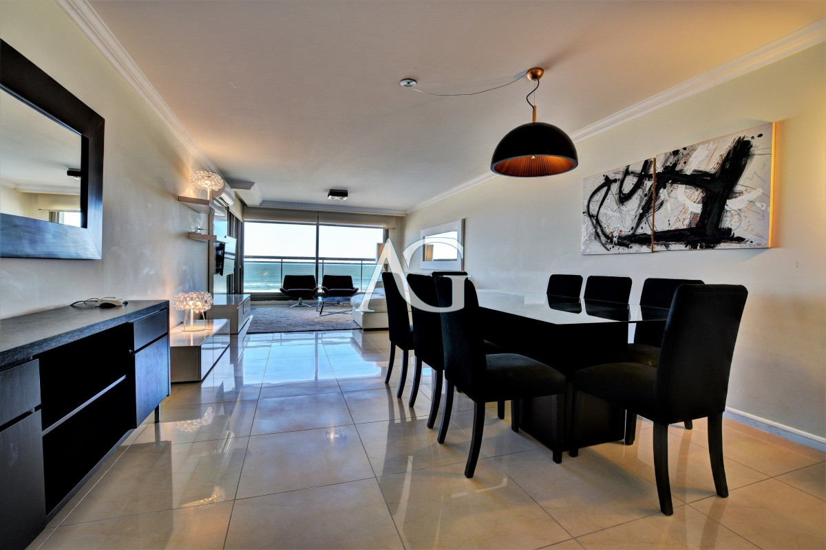 Apartamento ID.107 - Apartamento de 3 Dormitorios en Imperiale, Frente al Mar  - Oportunidad en Venta