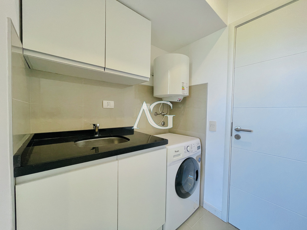 Apartamento ID.226 - Penthouse de 3 Dormitorios en Primera Línea del Mar, Playa Brava Punta del Este