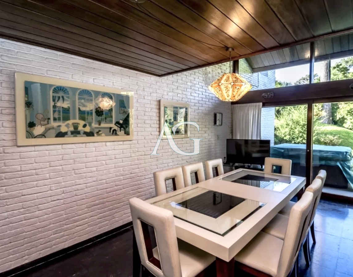 Casa ID.307 - Excelente Casa de 4 Dormitorios en Playa Mansa, Ideal para vivir todo el año