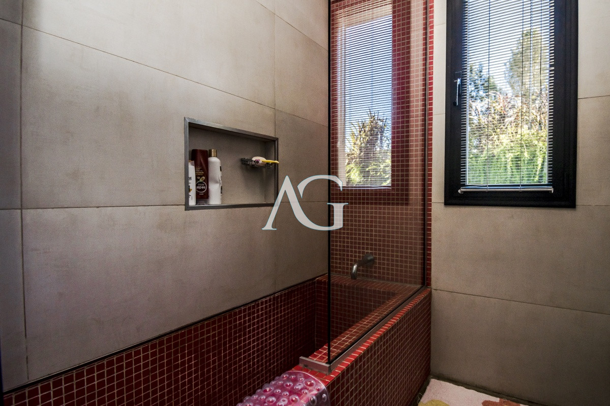 Casa ID.533 - Excelente Casa de 3 Dormitorios en Barrio Privado, La Arbolada - Punta del Este, Venta