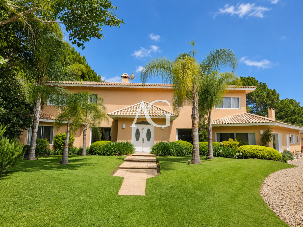 Casa ID.773 - Excelente Casa de 5 Dormitorios en Barrio Privado La Arbolada, Punta del Este