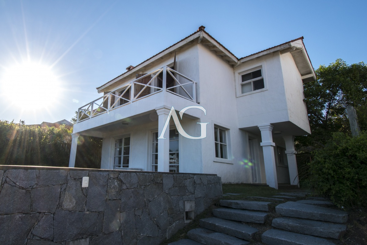 Casa ID.482 - Excelente Casa de 4 Dormitorios con Piscina y Parrillero en Montoya, La Barra