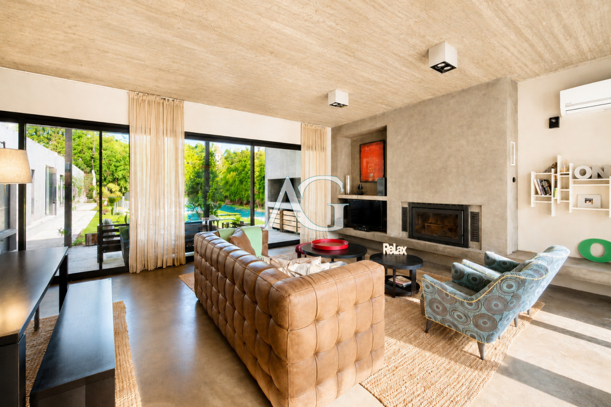 Casa ID.533 - Excelente Casa de 3 Dormitorios en Barrio Privado, La Arbolada - Punta del Este, Venta