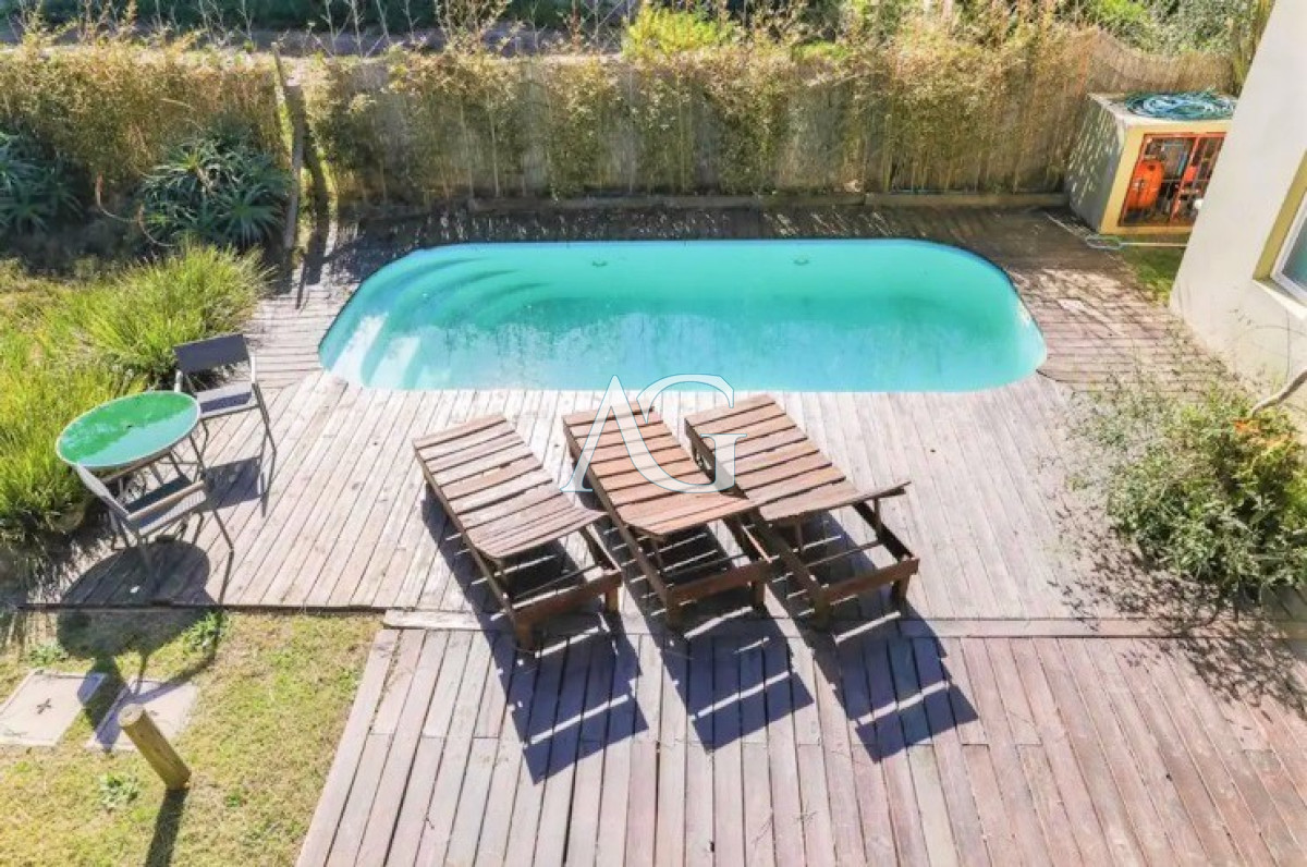 Casa ID.532 - Excelente Casa de 6 Dormitorios y Piscina en Montoya, La Barra