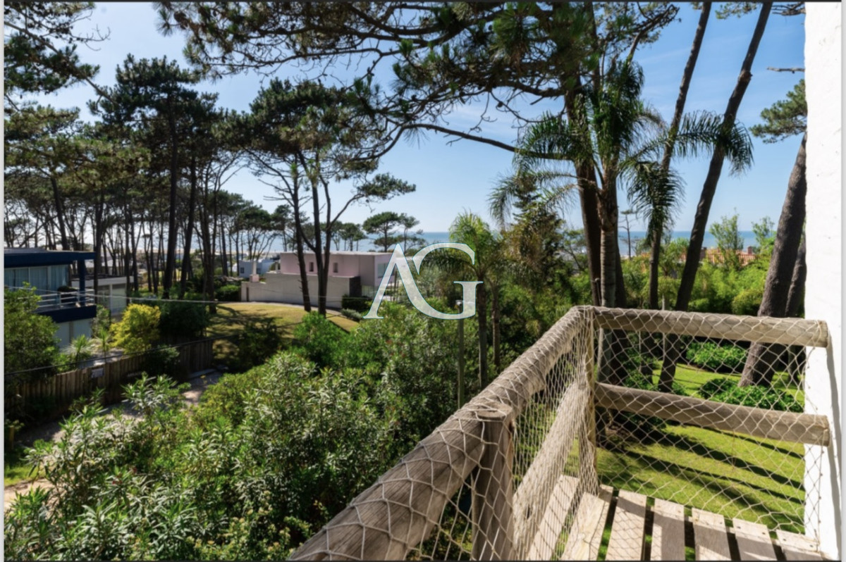 Casa ID.99 - Excelente casa de 5 dormitorios mas dependencia y gran parque a 200 metros de la Playa de Montoya en alquiler de temporada