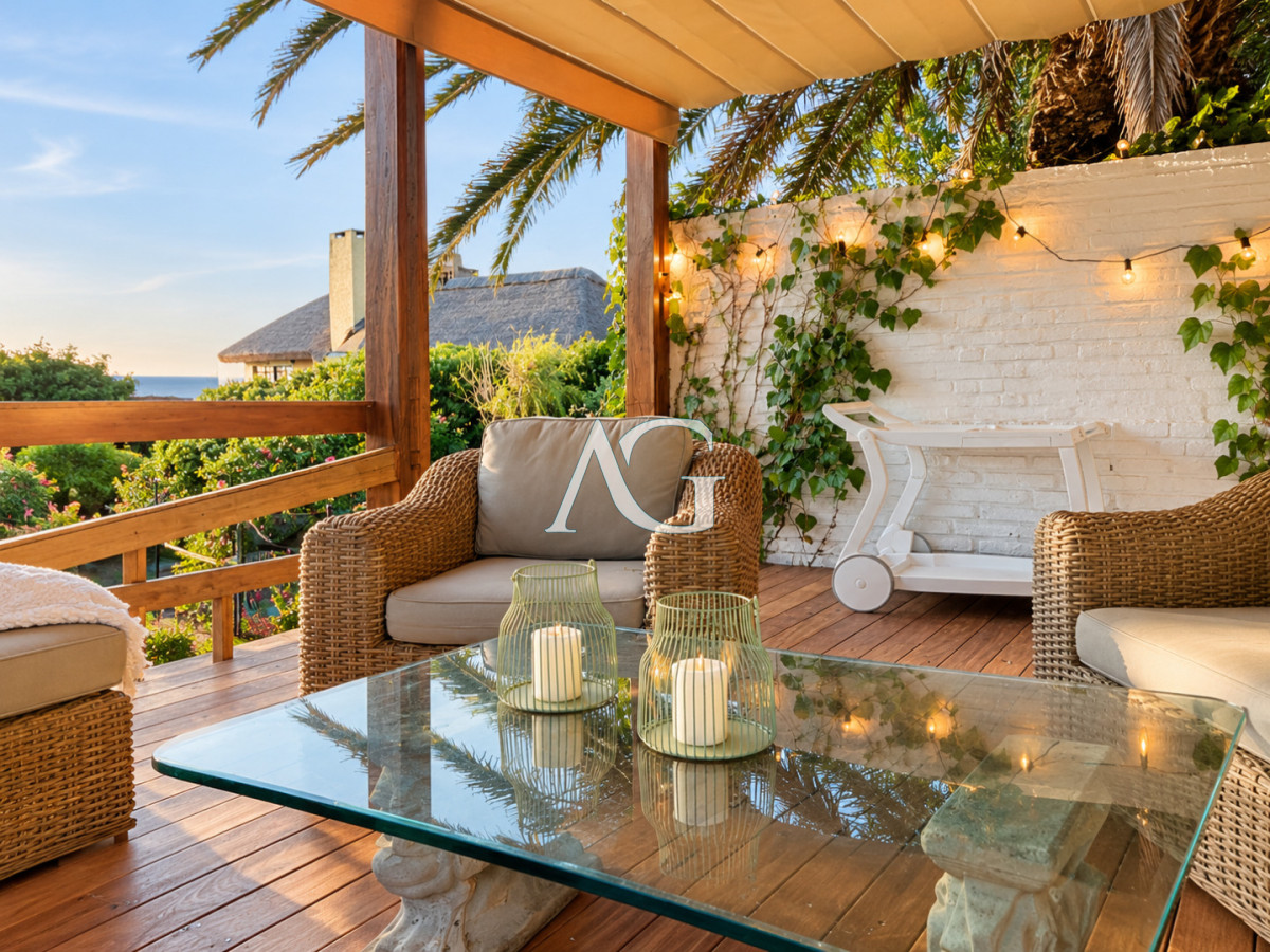 Casa ID.758 - Excelente Casa de 4 Dormitorios, Piscina Climatizada y Barbacoa a una cuadra del Mar, Playa Mansa