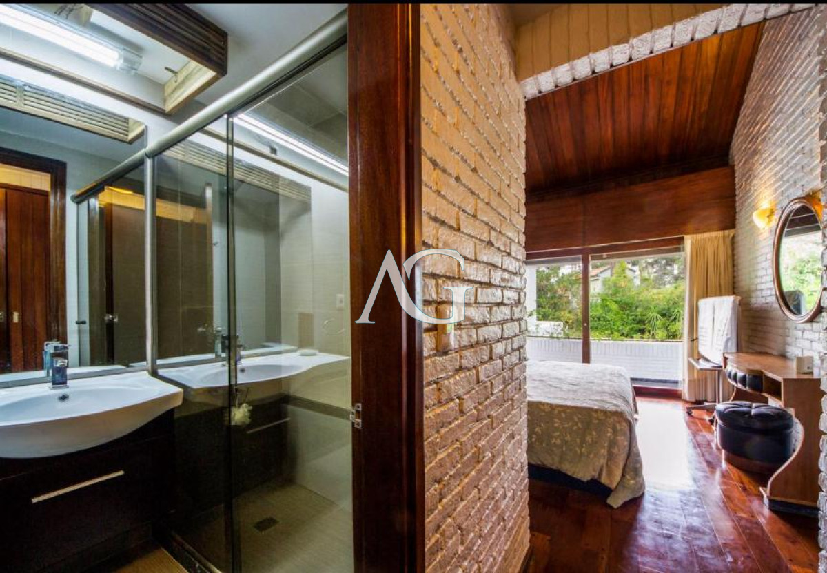 Casa ID.307 - Excelente Casa de 4 Dormitorios en Playa Mansa, Ideal para vivir todo el año