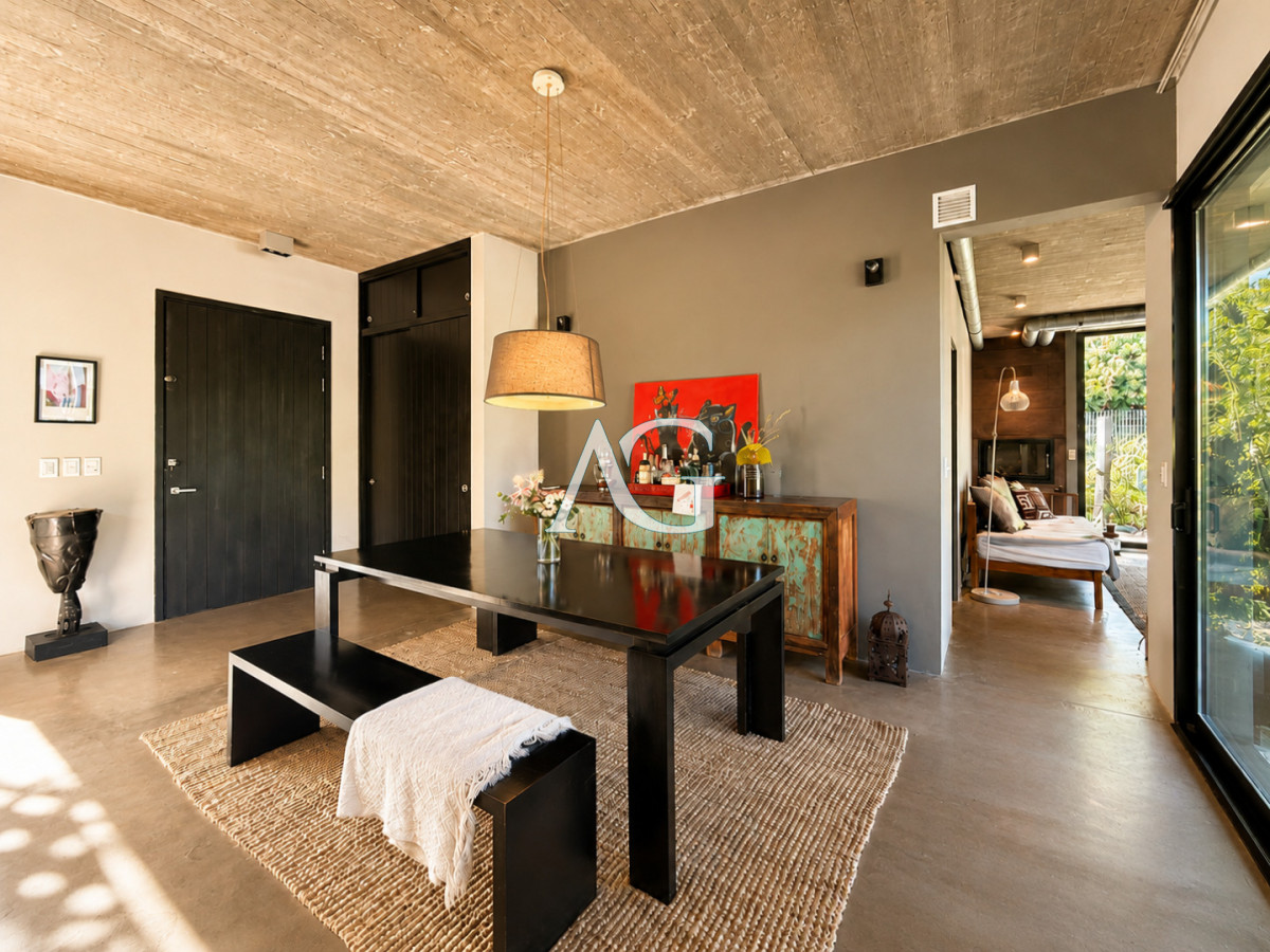 Casa ID.533 - Excelente Casa de 3 Dormitorios en Barrio Privado, La Arbolada - Punta del Este, Venta