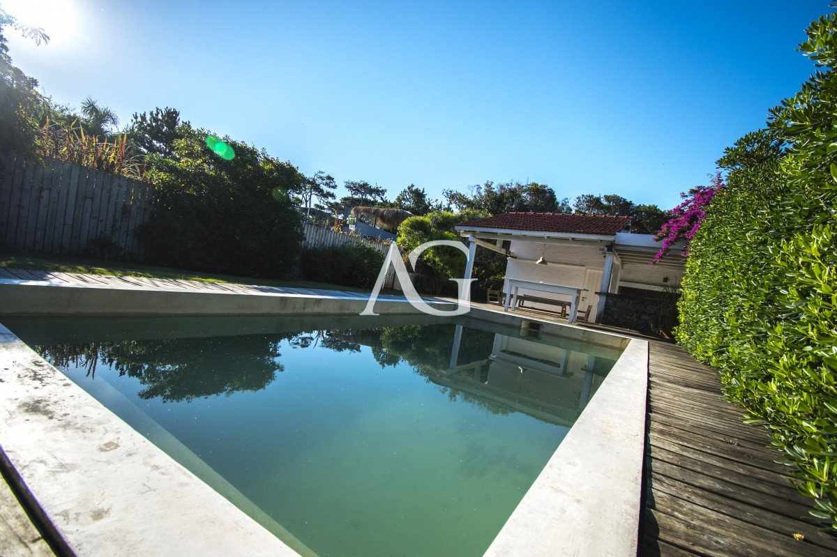 Casa ID.482 - Excelente Casa de 4 Dormitorios con Piscina y Parrillero en Montoya, La Barra