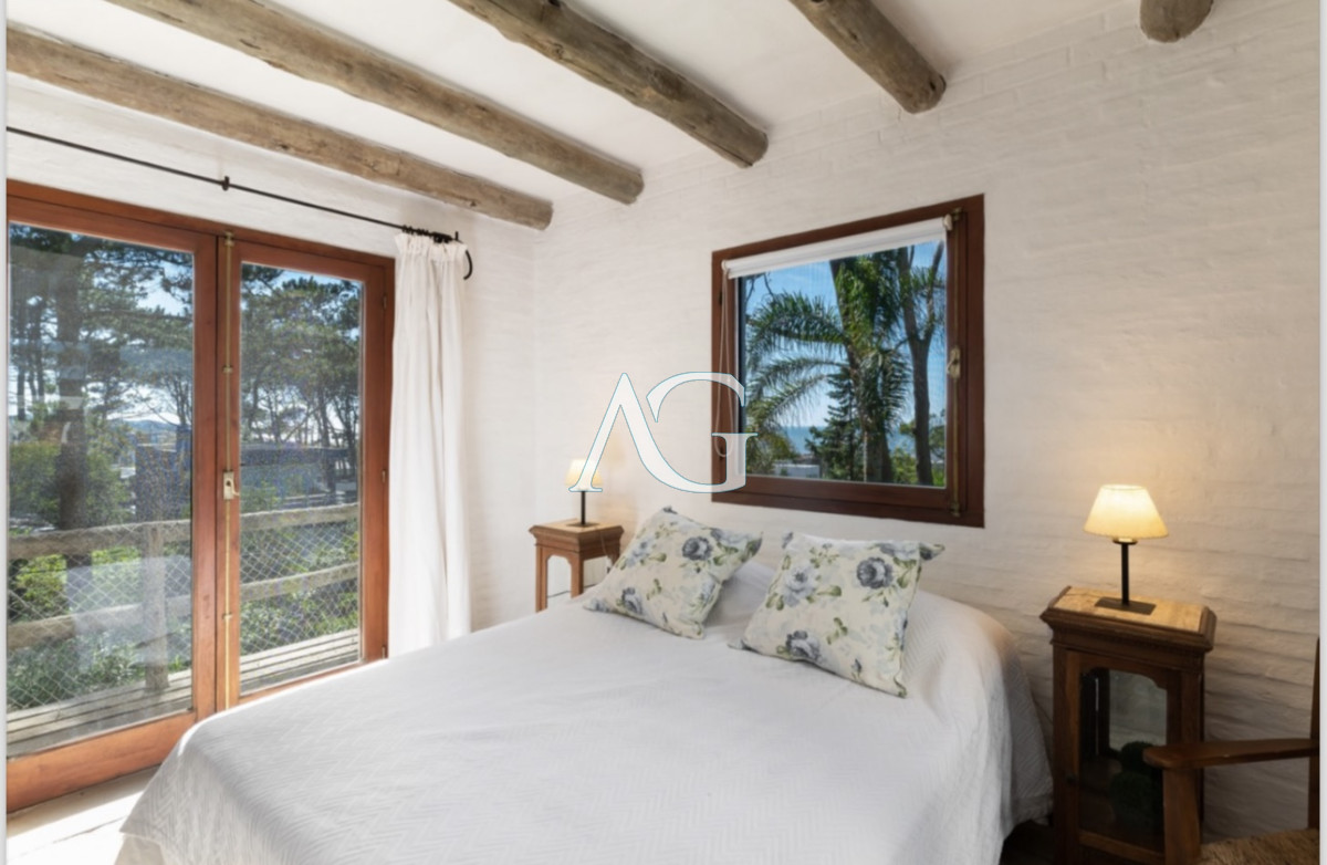 Casa ID.99 - Excelente casa de 5 dormitorios mas dependencia y gran parque a 200 metros de la Playa de Montoya en alquiler de temporada