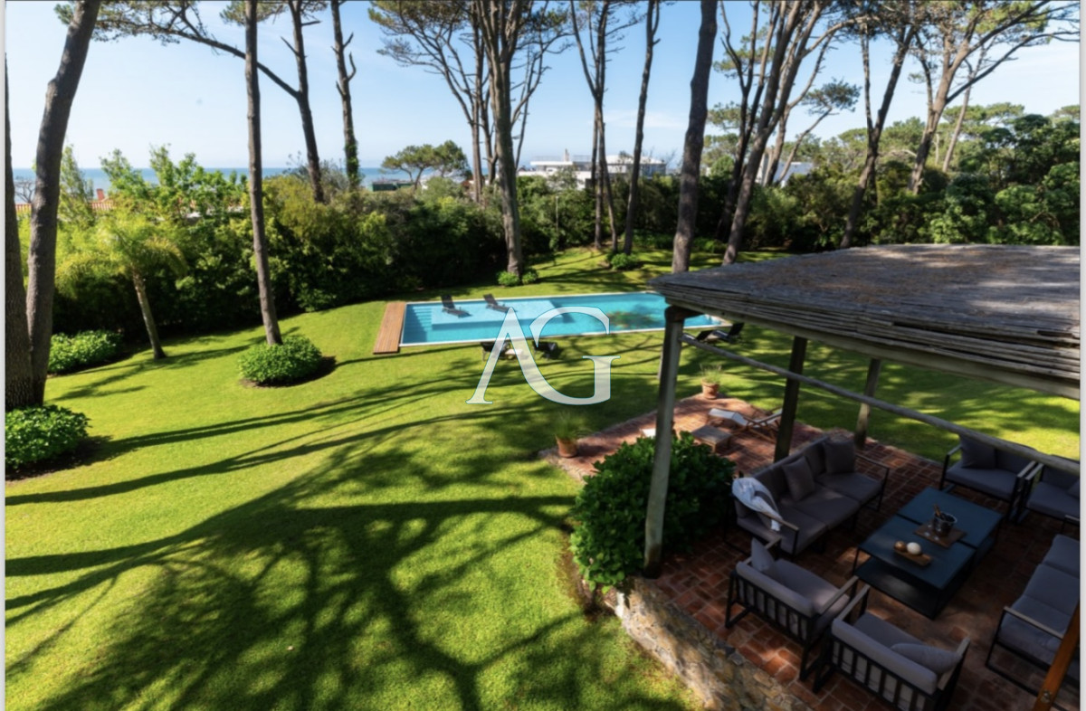 Casa ID.99 - Excelente casa de 5 dormitorios mas dependencia y gran parque a 200 metros de la Playa de Montoya en alquiler de temporada