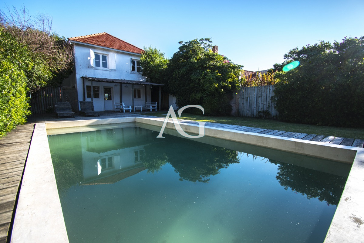 Casa ID.482 - Excelente Casa de 4 Dormitorios con Piscina y Parrillero en Montoya, La Barra