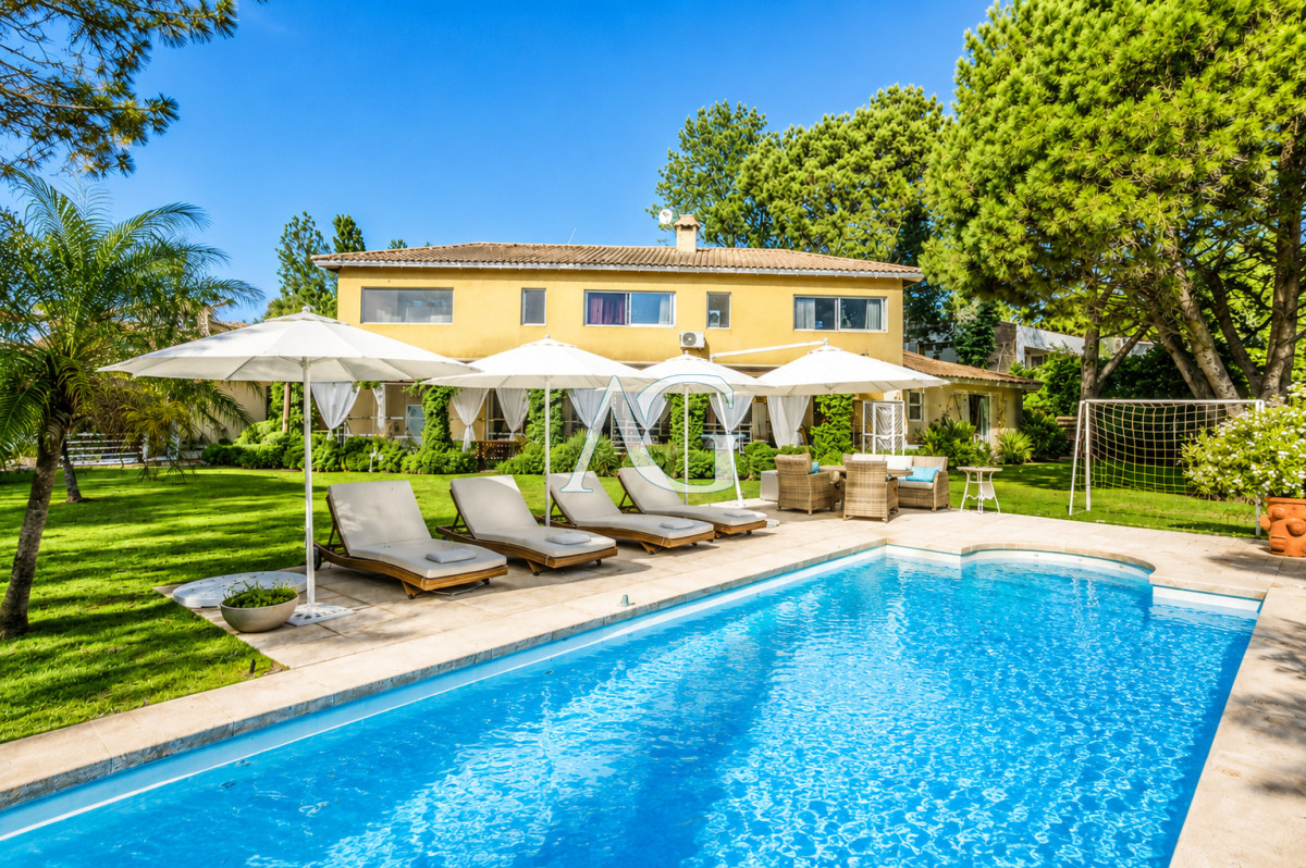 Casa ID.773 - Excelente Casa de 5 Dormitorios en Barrio Privado La Arbolada, Punta del Este