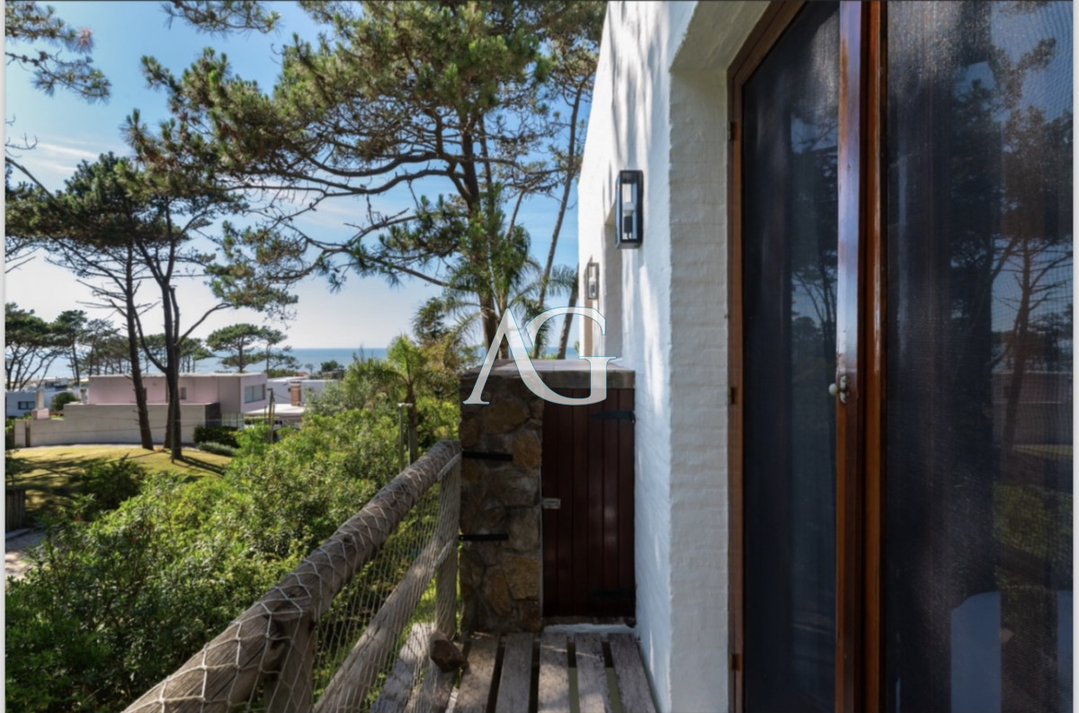 Casa ID.99 - Excelente casa de 5 dormitorios mas dependencia y gran parque a 200 metros de la Playa de Montoya en alquiler de temporada