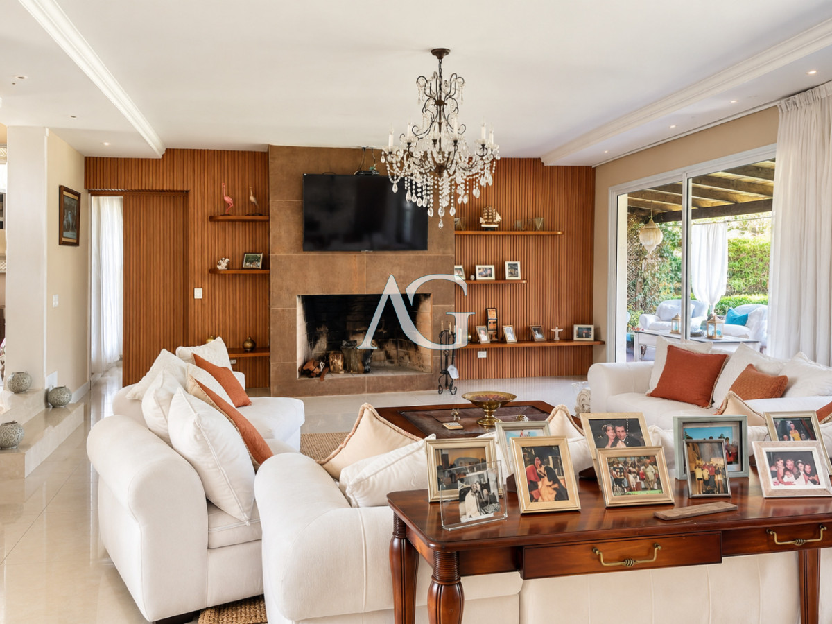 Casa ID.773 - Excelente Casa de 5 Dormitorios en Barrio Privado La Arbolada, Punta del Este