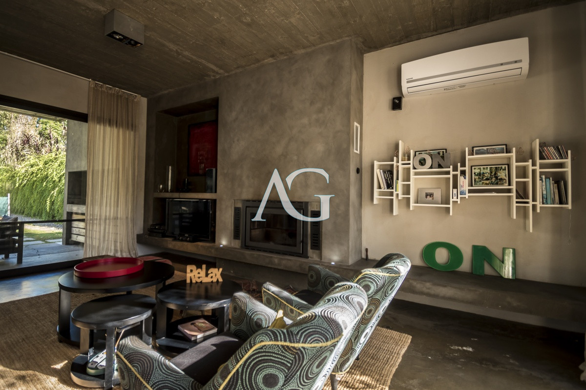 Casa ID.533 - Excelente Casa de 3 Dormitorios en Barrio Privado, La Arbolada - Punta del Este, Venta