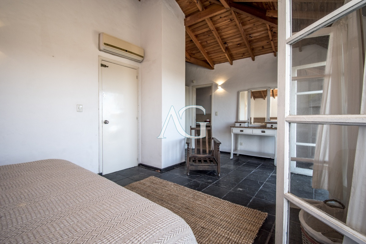 Casa ID.482 - Excelente Casa de 4 Dormitorios con Piscina y Parrillero en Montoya, La Barra