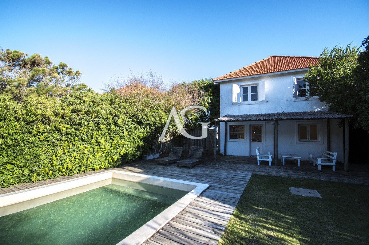 Casa ID.482 - Excelente Casa de 4 Dormitorios con Piscina y Parrillero en Montoya, La Barra
