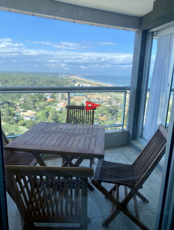 Apartamento ID.167 - Alquiler temporal de apartamento piso alto de 2 dormitorios más servicio en playa brava 