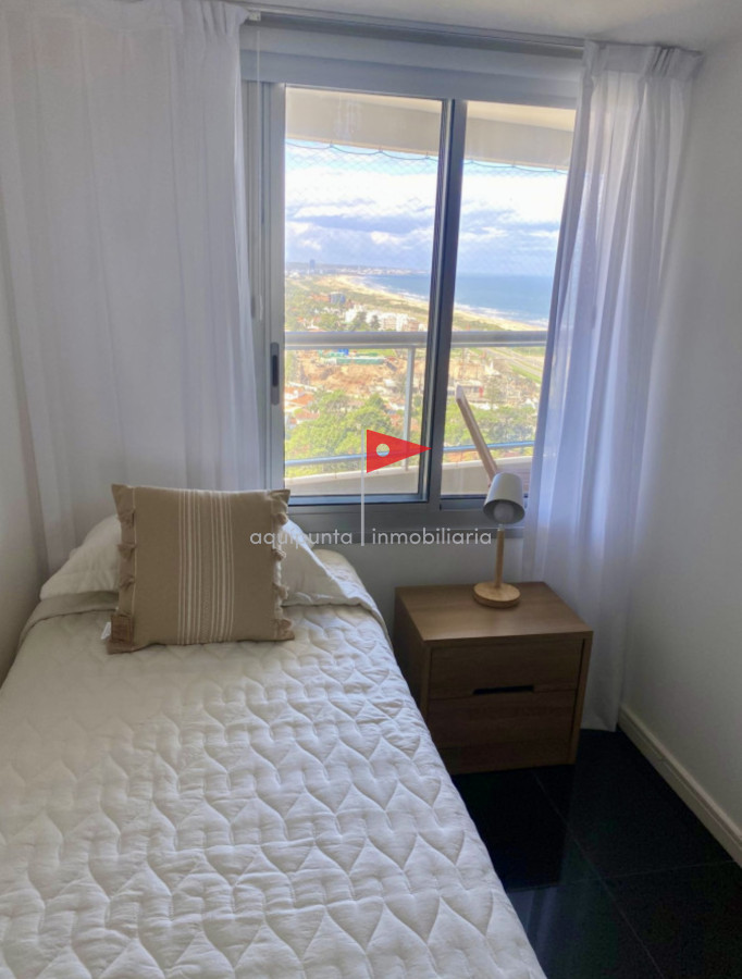 Apartamento ID.167 - Alquiler temporal de apartamento piso alto de 2 dormitorios más servicio en playa brava 