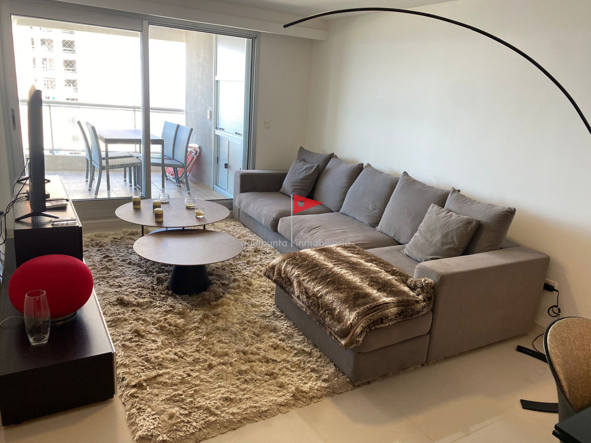 Apartamento ID.164 - Venta de gran apartamento de 3 dormitorios con parrillero propio en Playa Brava, Punta del Este