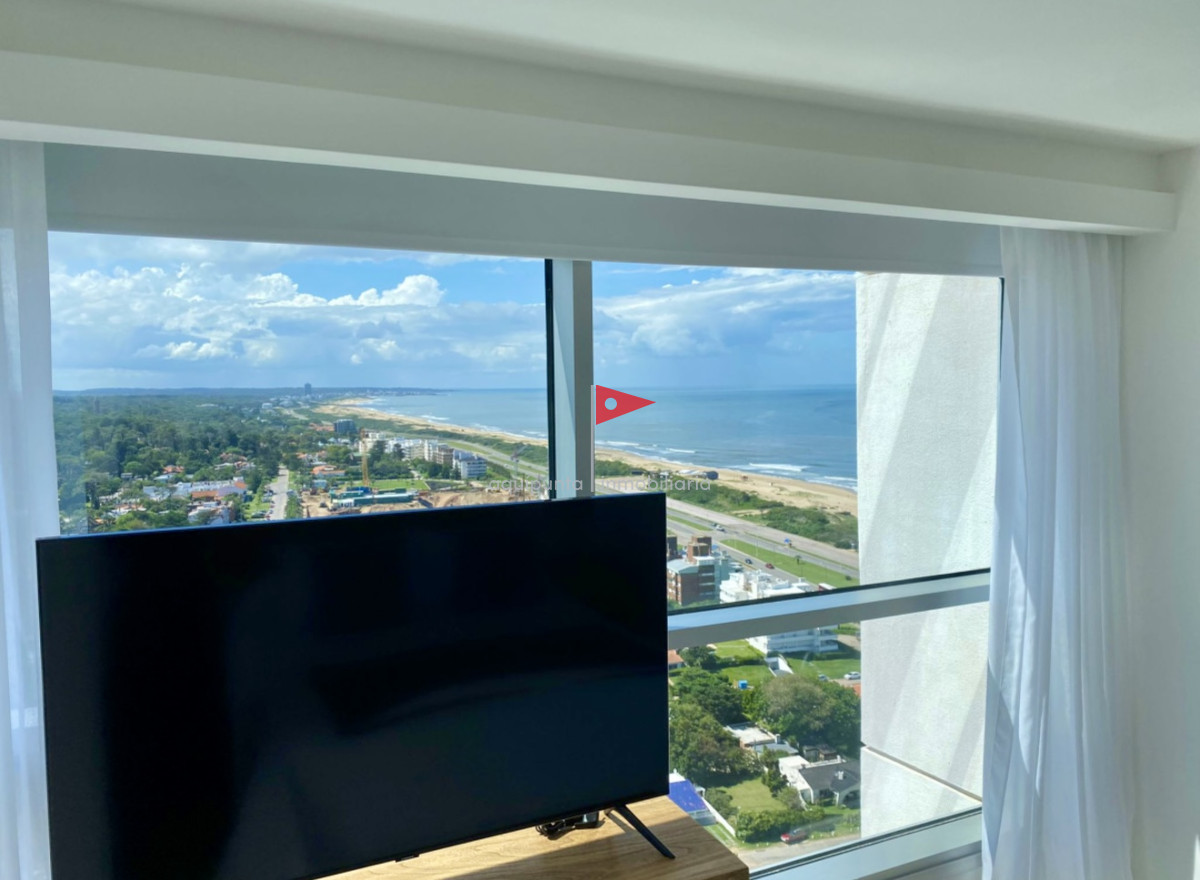 Apartamento ID.167 - Alquiler temporal de apartamento piso alto de 2 dormitorios más servicio en playa brava 