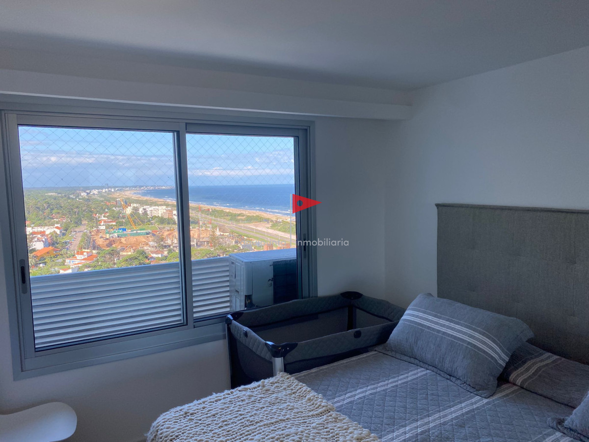 Apartamento ID.164 - Venta de gran apartamento de 3 dormitorios con parrillero propio en Playa Brava, Punta del Este