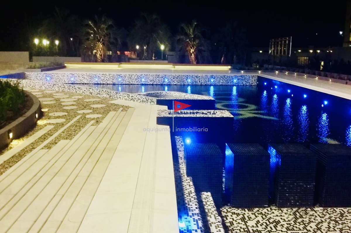 Apartamento ID.164 - Venta de gran apartamento de 3 dormitorios con parrillero propio en Playa Brava, Punta del Este