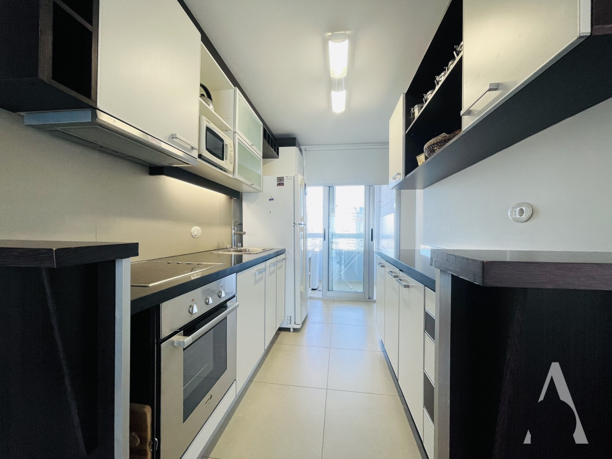 Apartamento ID.68 - Apartamento con Vista al Mar de 2 Dormitorios a Una Cuadra de la Playa, Punta del Este