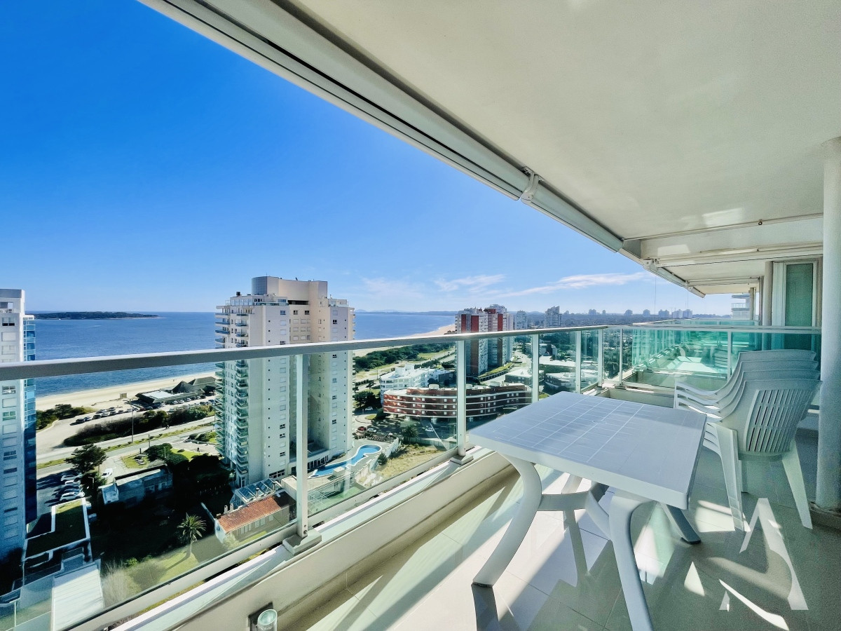 Apartamento ID.68 - Apartamento con Vista al Mar de 2 Dormitorios a Una Cuadra de la Playa, Punta del Este