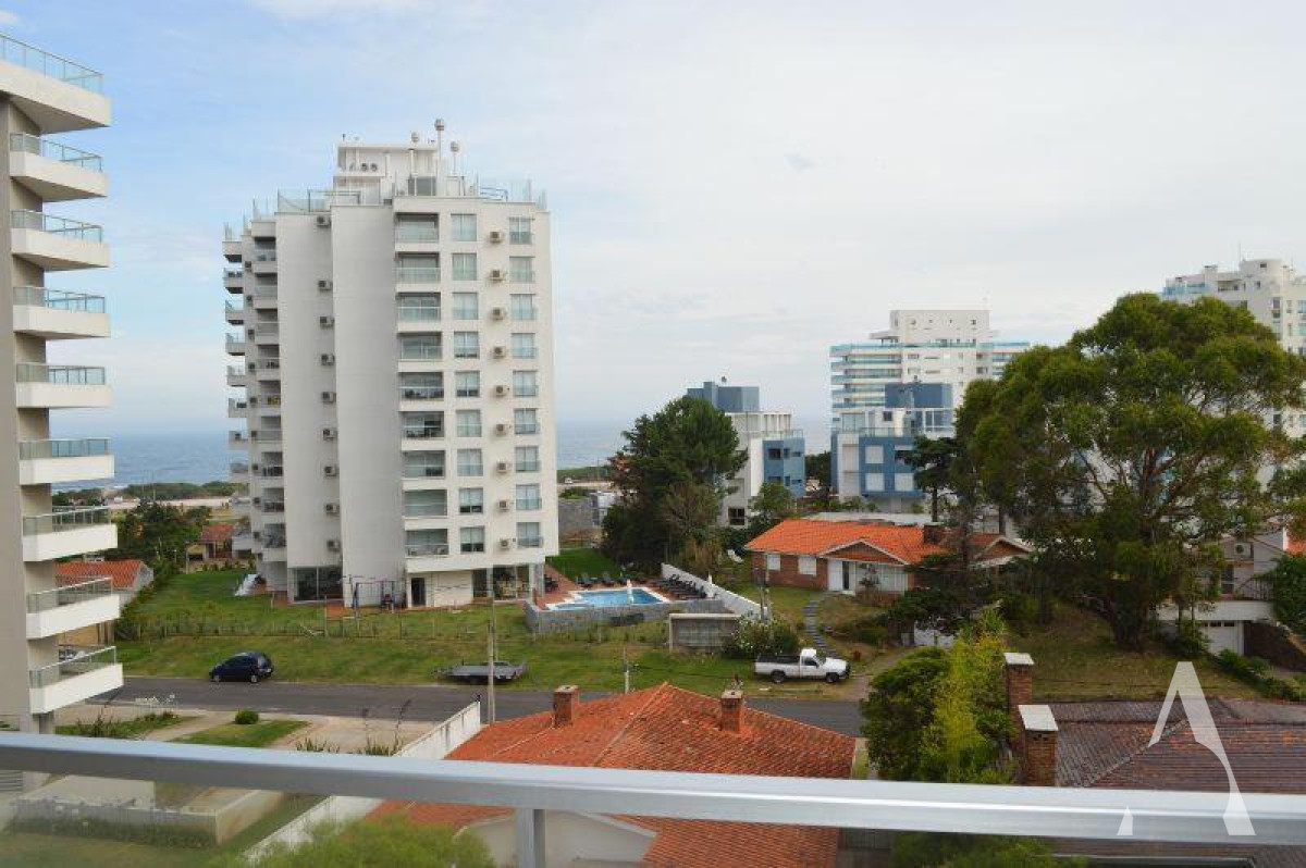 Apartamento ID.82 - Apartamento de 2 Dormitorios en Aidy Grill, Punta del Este