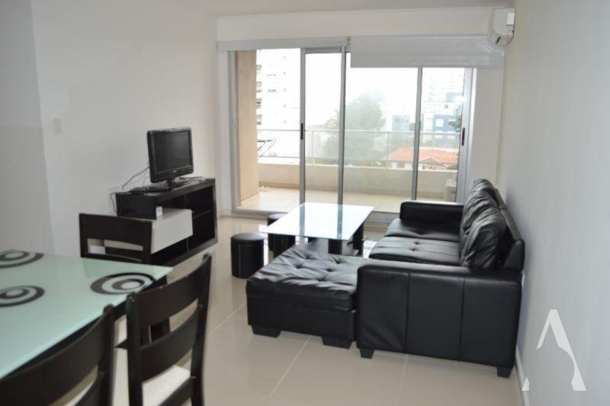Apartamento ID.82 - Apartamento de 2 Dormitorios en Aidy Grill, Punta del Este