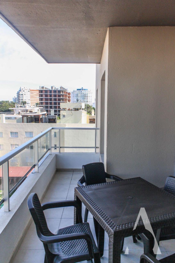 Apartamento ID.77 - Apartamento de 2 Dormitorios en Playa Brava - Punta del Este