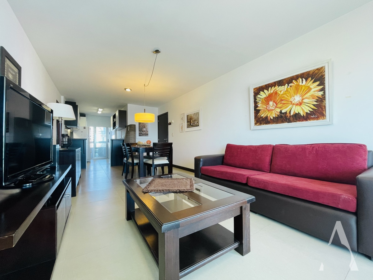 Apartamento ID.68 - Apartamento con Vista al Mar de 2 Dormitorios a Una Cuadra de la Playa, Punta del Este