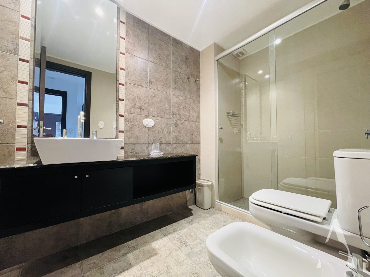 Apartamento ID.68 - Apartamento con Vista al Mar de 2 Dormitorios a Una Cuadra de la Playa, Punta del Este