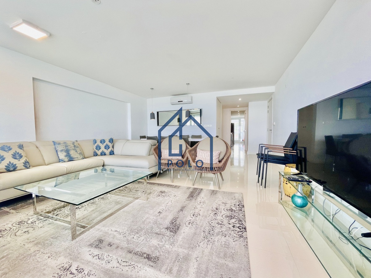 Apartamento ID.111 - Apartamento de 3 Dormitorios y Parrillero Frente al Mar, Playa Mansa