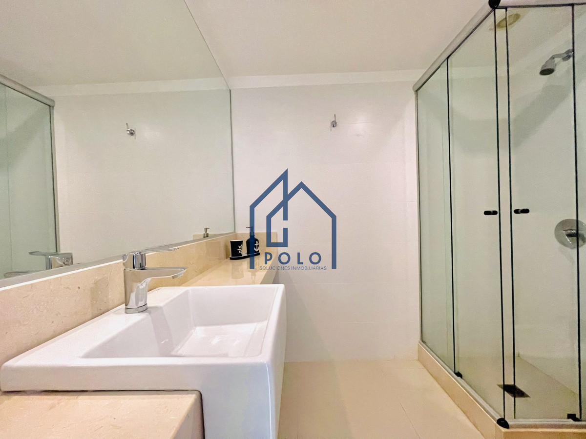 Apartamento ID.111 - Apartamento de 3 Dormitorios y Parrillero Frente al Mar, Playa Mansa